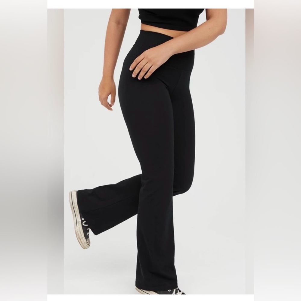 Aerie Offline Crossover Waistband Flair Leggings (Small)